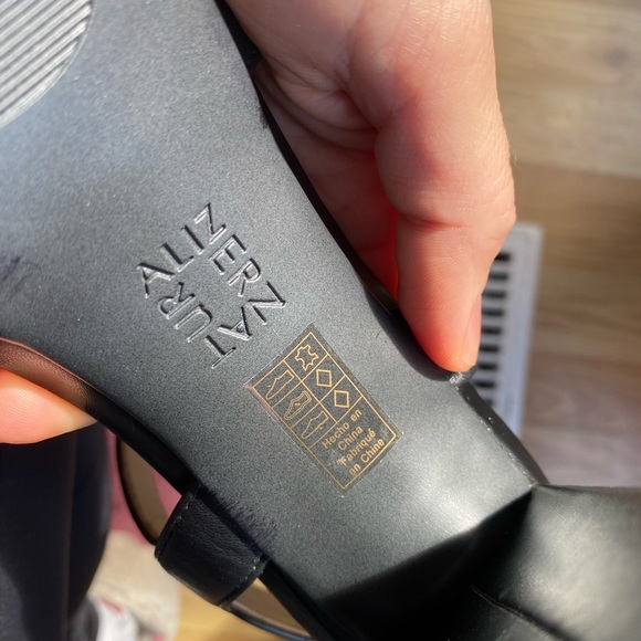 Black leather heeled sandal - Picture 5 of 9